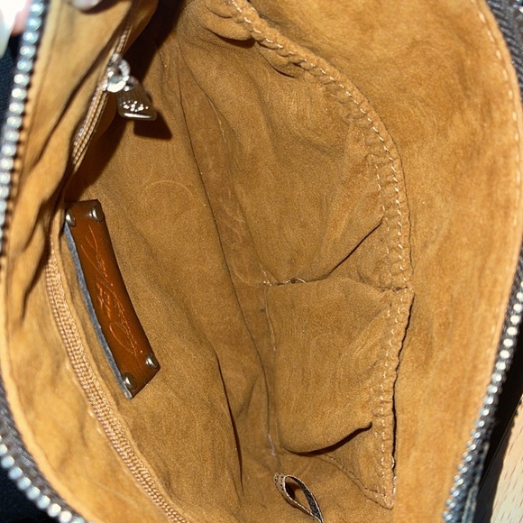 Patricia Nash wristlet - Picture 11 of 16